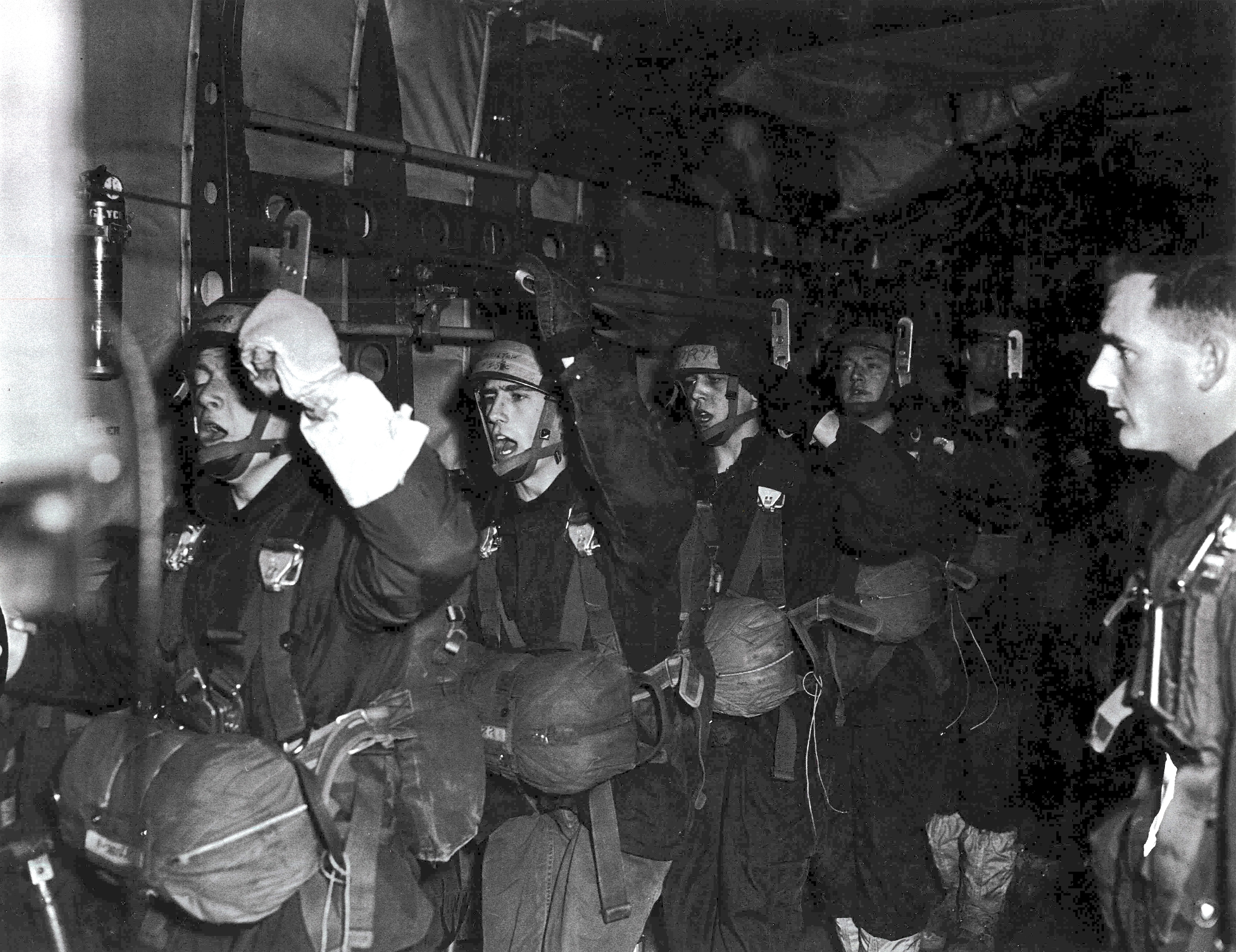 Airbourne Parachute Training